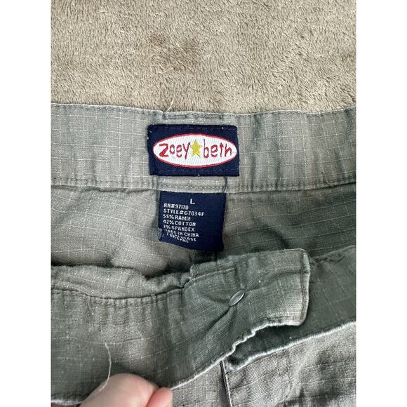 Zoey And Beth Capri Pants Women’s Size Large Green Gray Olive - Picture 2 of 5